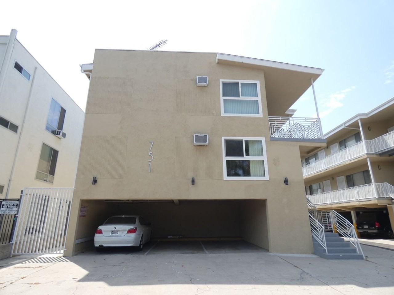 751 S Curson Ave - Photo 6 of 19