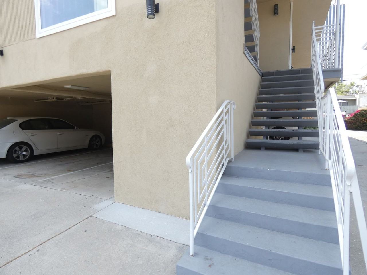 751 S Curson Ave - Photo 7 of 19