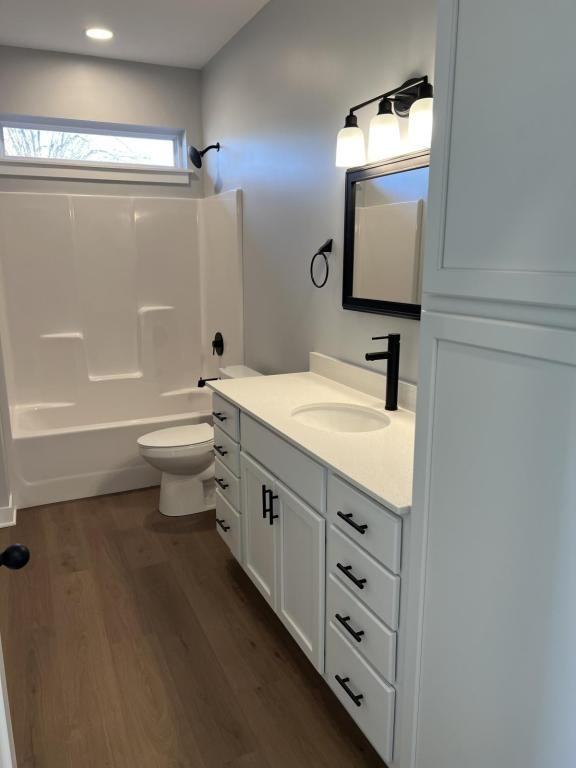 320 27th Pl S - Photo 2 of 5