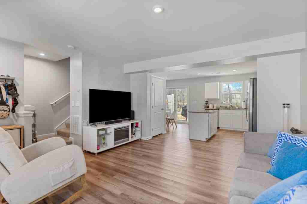 11 Tidworth Dr - Photo 4 of 18