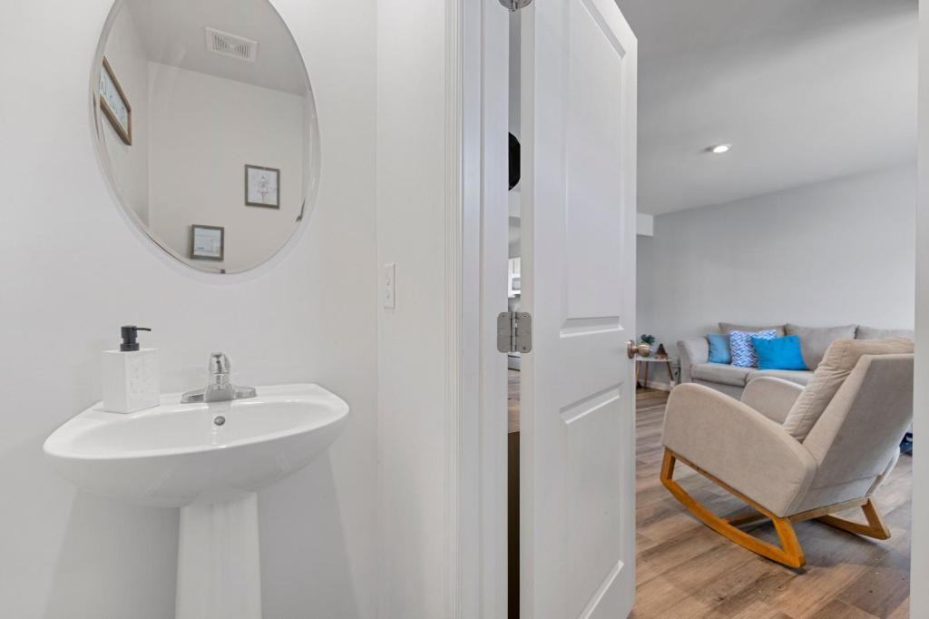 11 Tidworth Dr - Photo 5 of 18