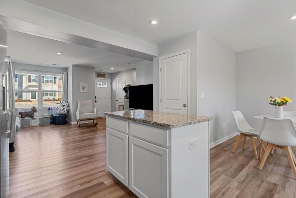 11 Tidworth Dr - Photo 7 of 18