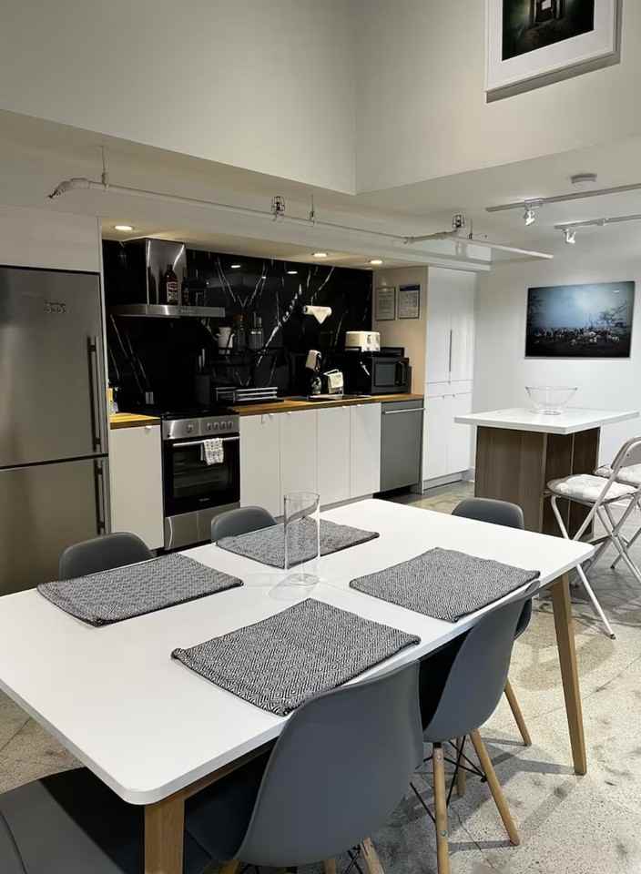 253 Columbia St - Photo 3 of 18