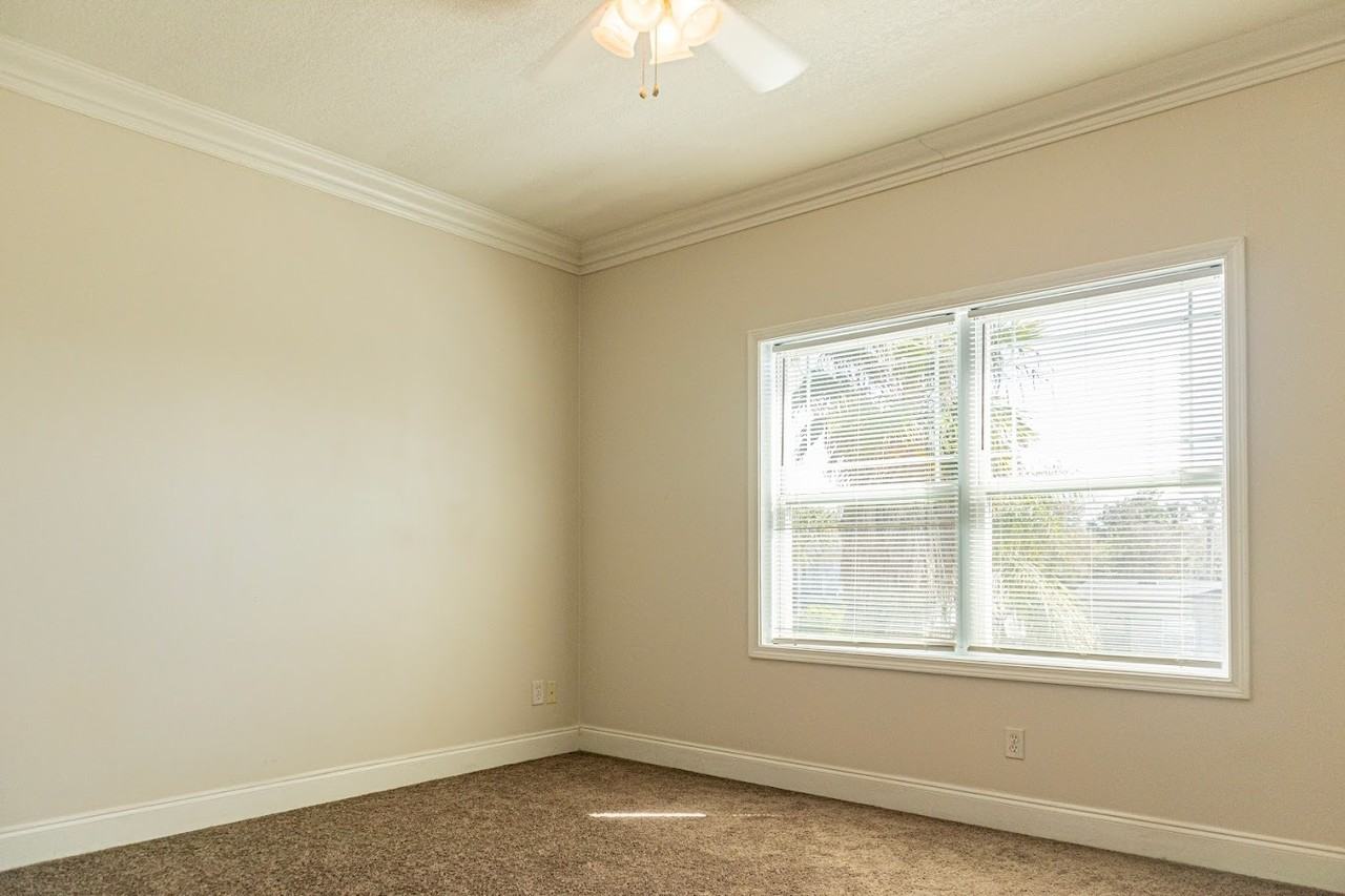 485 4th Ave S - Photo 4 of 26