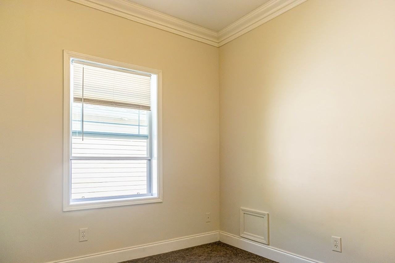 485 4th Ave S - Photo 4 of 26