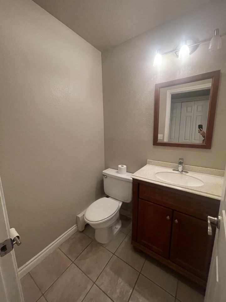 4923 Rollins Dr - Photo 2 of 10