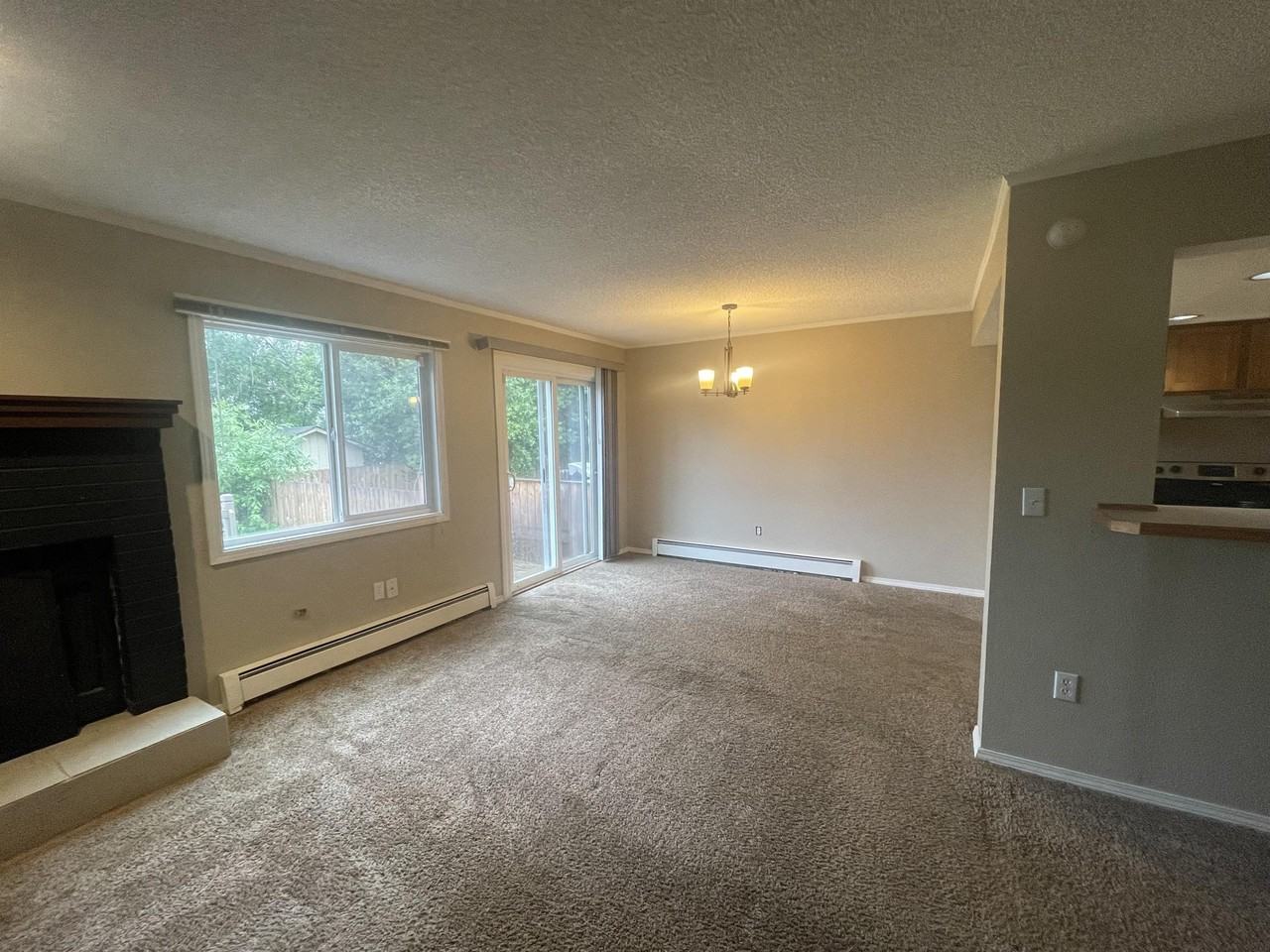 4923 Rollins Dr - Photo 3 of 10