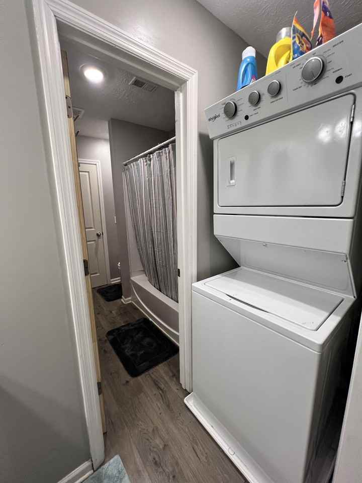 105 Kathryn Ct #105 - Photo 4 of 10