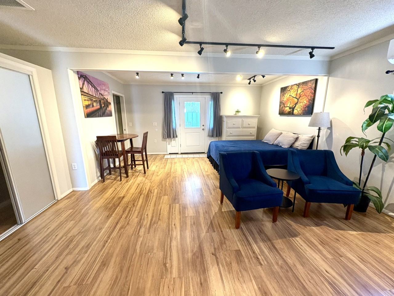 1151 E Sixth Pl - Photo 3 of 11