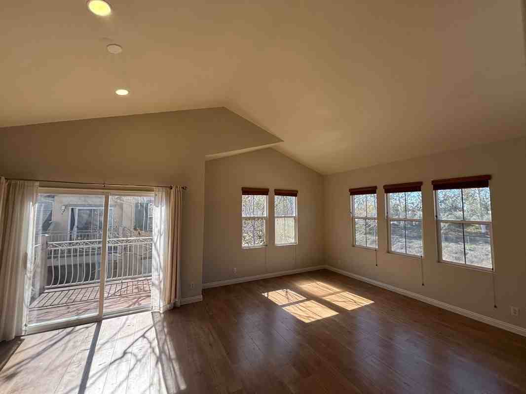 23 Burlingame - Photo 2 of 6