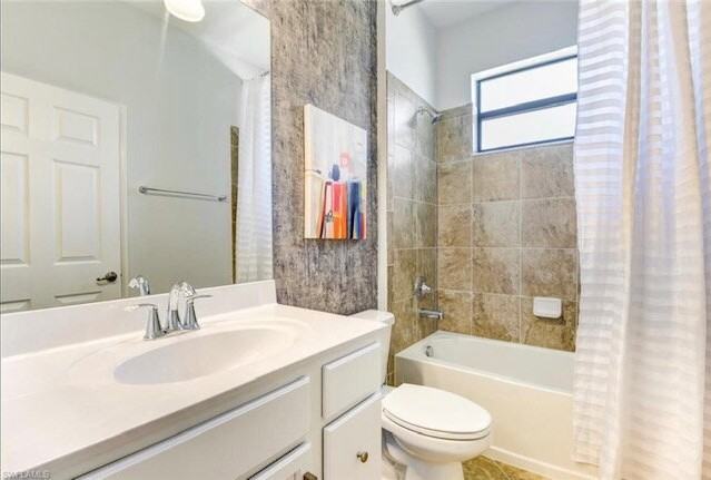 9170 Woodhurst Dr - Photo 6 of 17