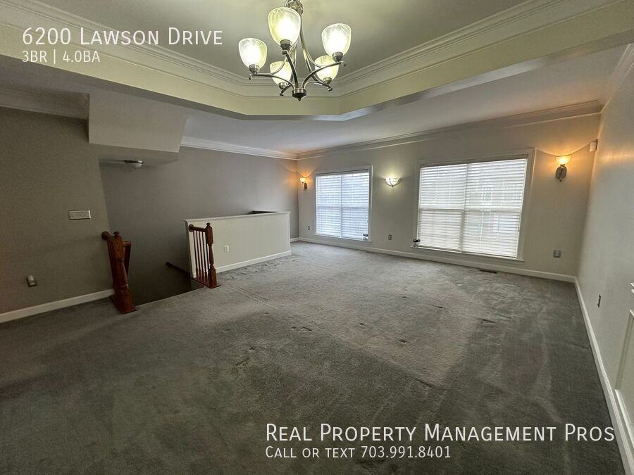 6200 Lawson Dr - Photo 3 of 28