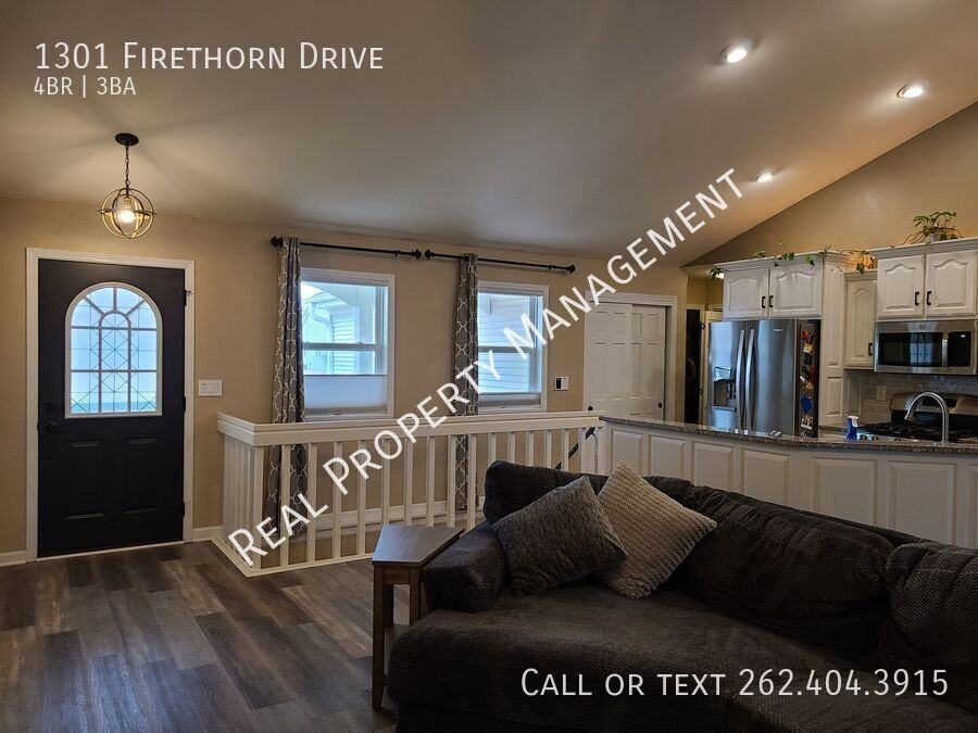 1301 Firethorn Dr - Photo 3 of 28