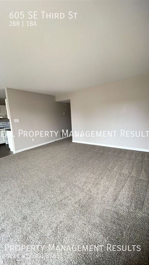 605 Se 3rd St - Photo 2 of 9