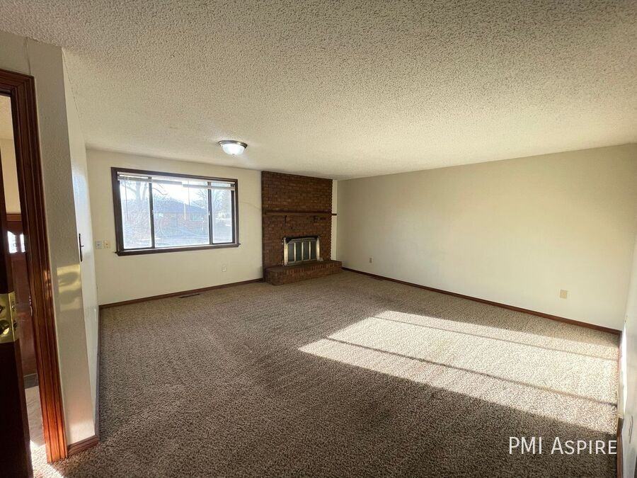 2446 Meadow St #A - Photo 2 of 15