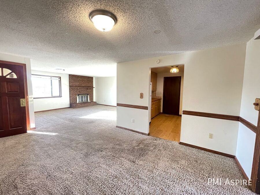 2446 Meadow St #A - Photo 5 of 15