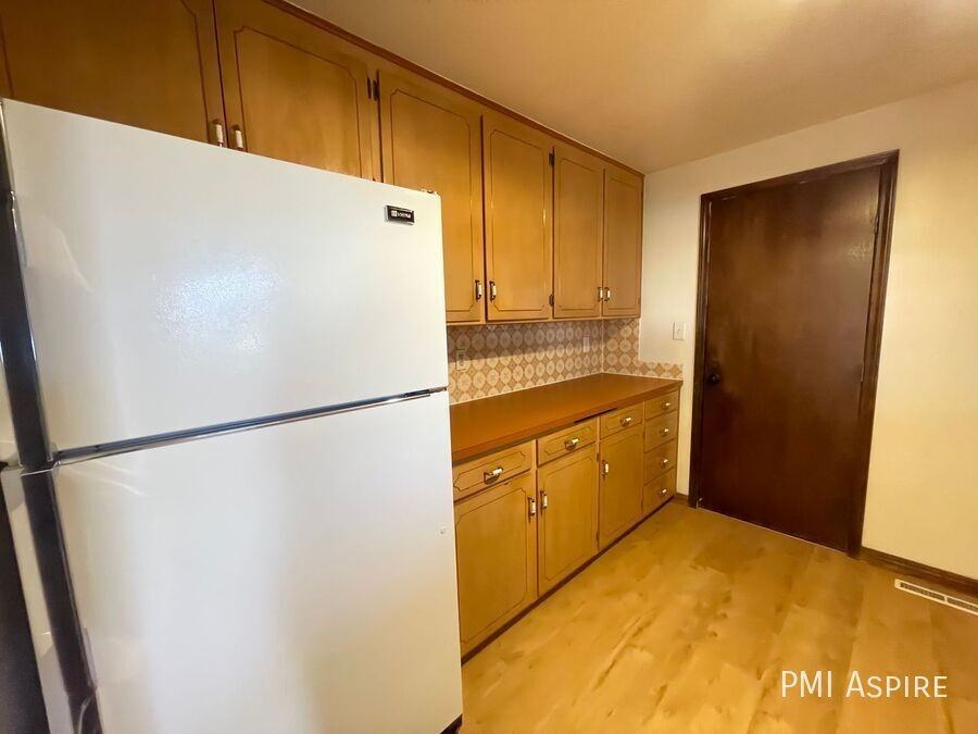 2446 Meadow St #A - Photo 6 of 15