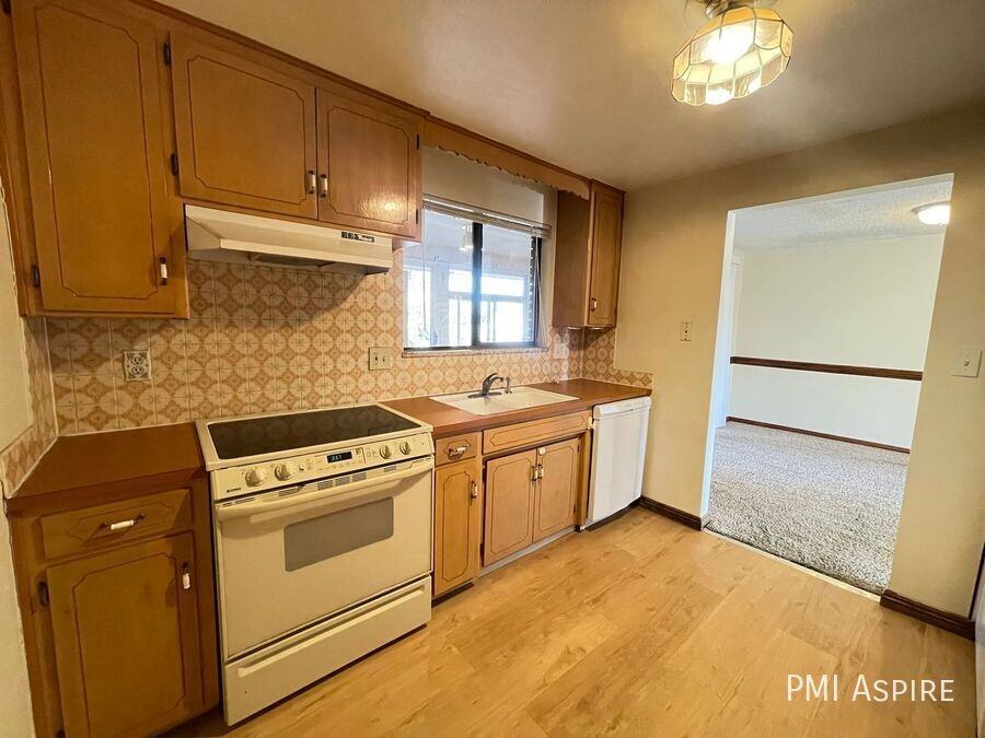 2446 Meadow St #A - Photo 7 of 15