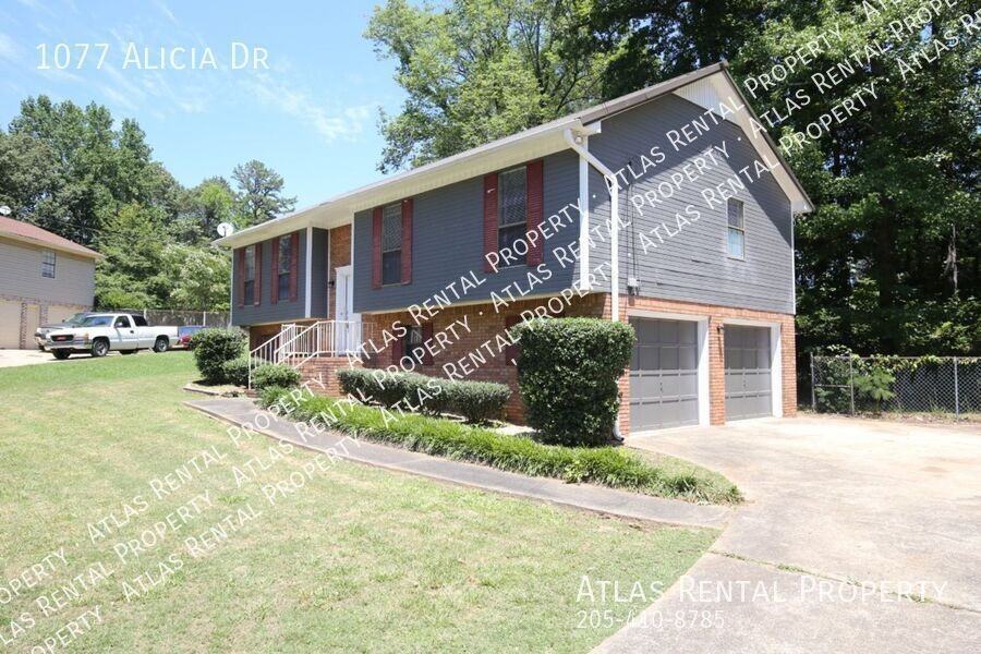 1077 Alicia Dr - Photo 3 of 27