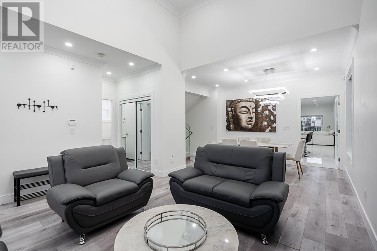 355 Johnston Street - Photo 3 of 32