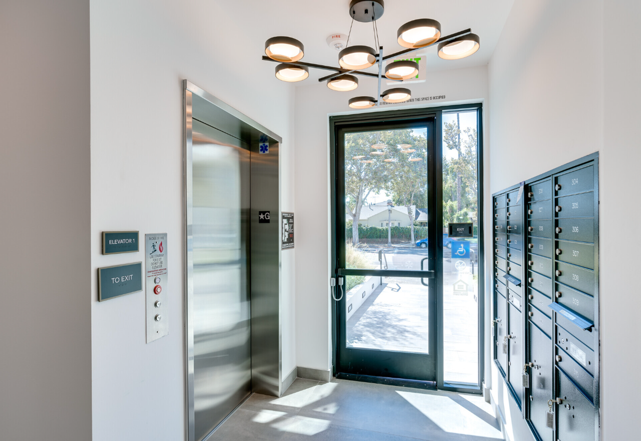 Village House Valley Village - Photo 6 of 29