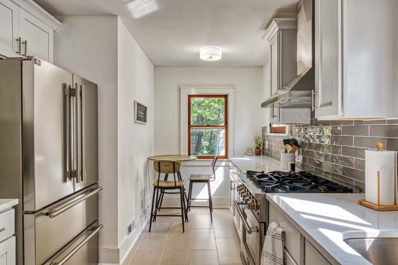 237 West Girard Boulevard - Photo 6 of 11