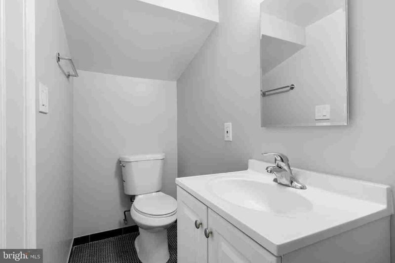 3221 Beaumont St - Photo 3 of 14