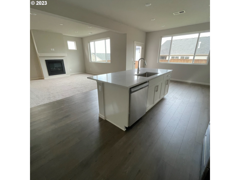 2043 Se Osprey Ave - Photo 3 of 16