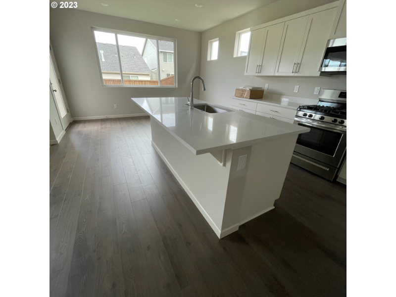 2043 Se Osprey Ave - Photo 6 of 16