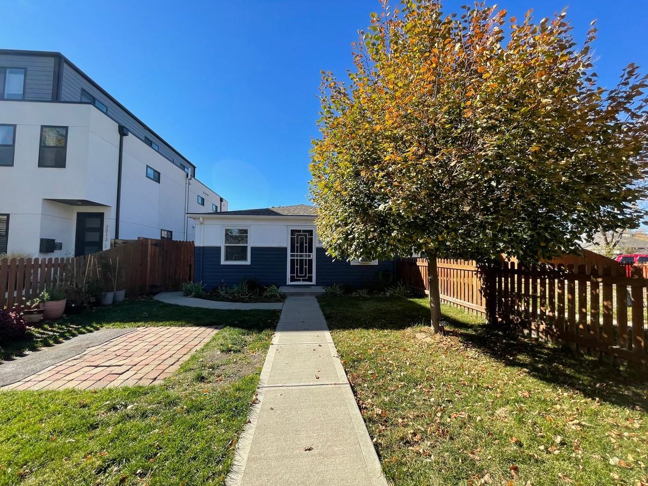 3005 S Fox St - Photo 2 of 24