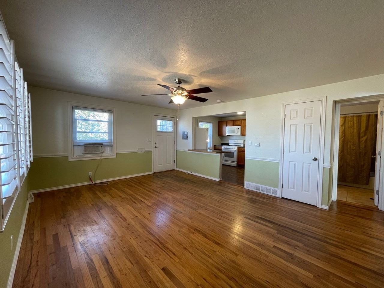 3005 S Fox St - Photo 6 of 24