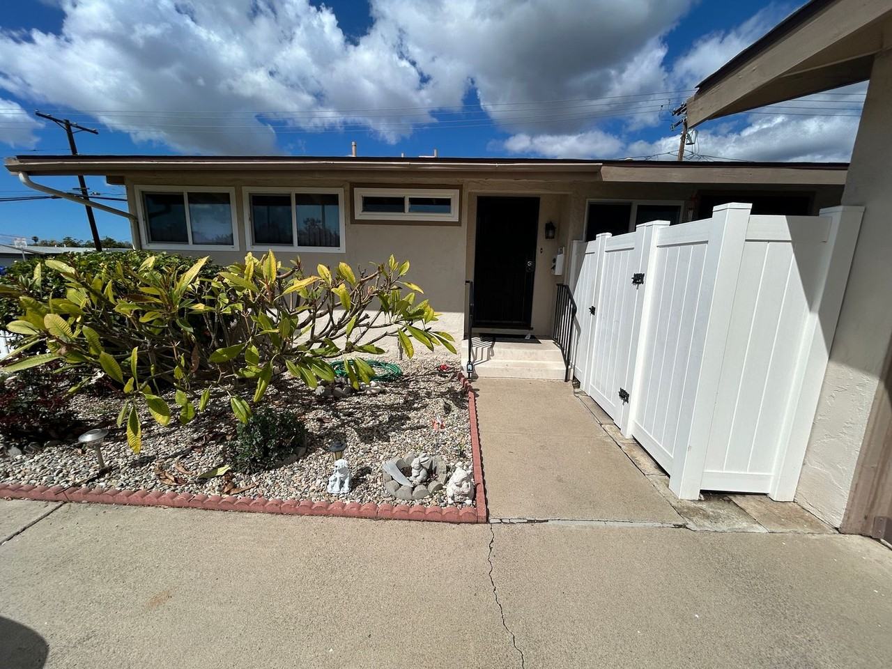 6960 Carthage St - Photo 3 of 31