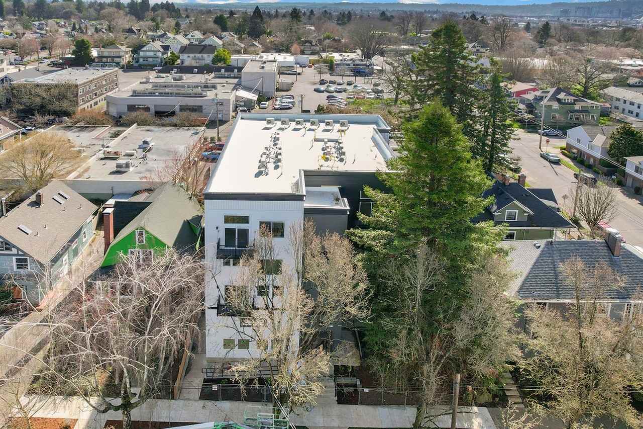 1820 Ne Davis St #307 - Photo 5 of 30