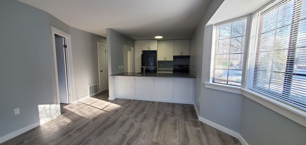 621 Riverine Dr - Photo 3 of 24