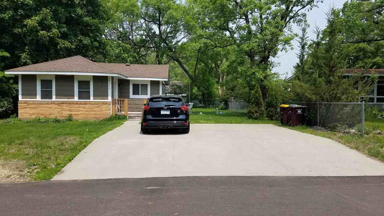 16460 Upper 22nd St S - Photo 2 of 17