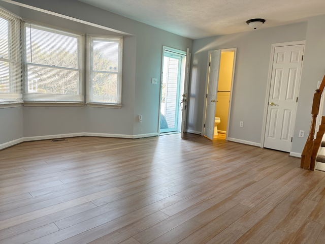 1652 Elkwood Ct - Photo 2 of 34