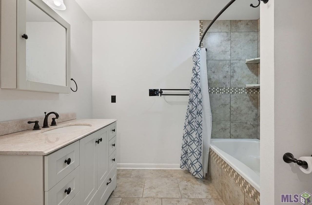 4923 Newell St #B - Photo 2 of 6