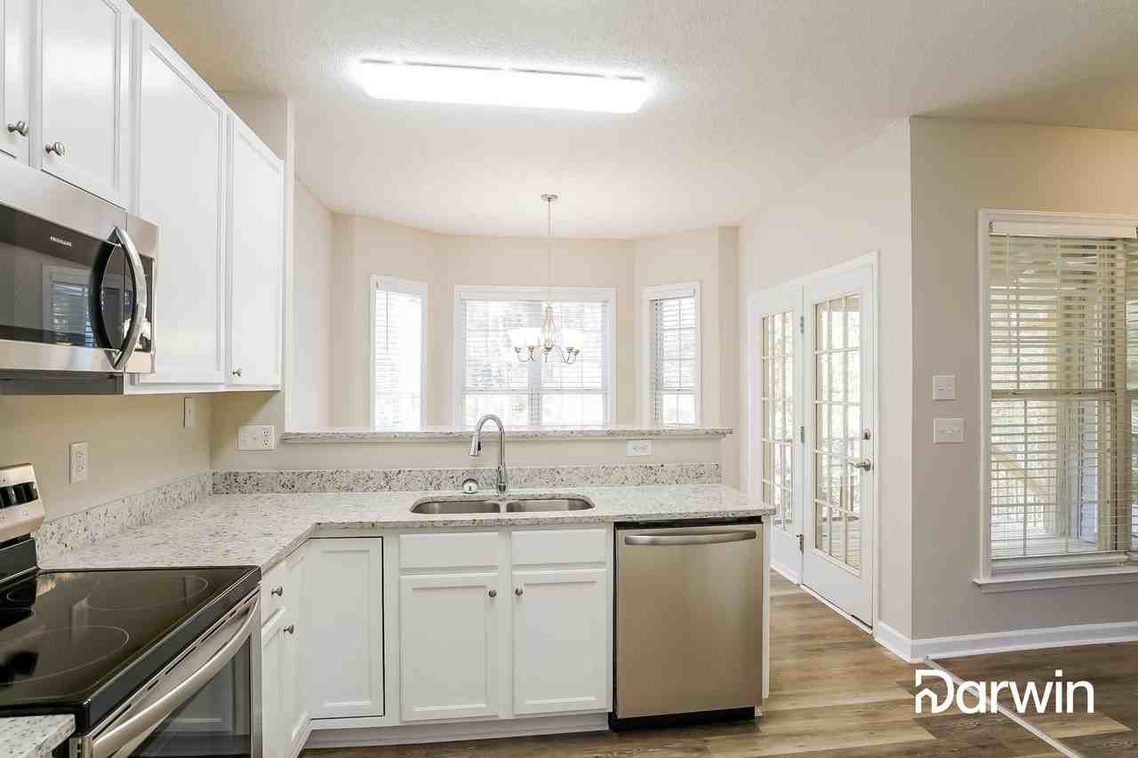 612 Raymond Dr - Photo 2 of 15