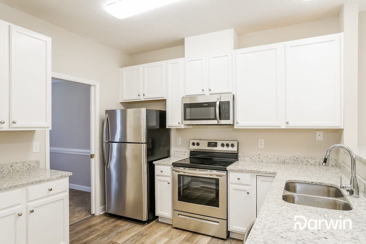612 Raymond Dr - Photo 3 of 15