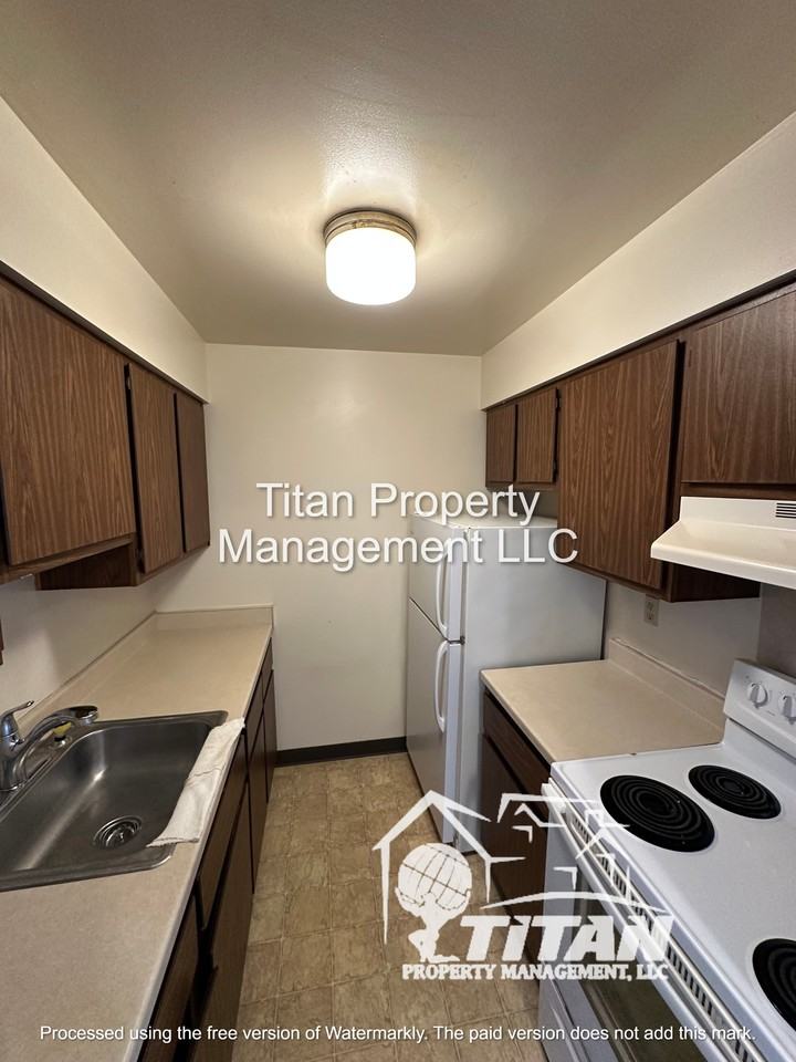 100 East Morning Glory Drive - Photo 3 of 9