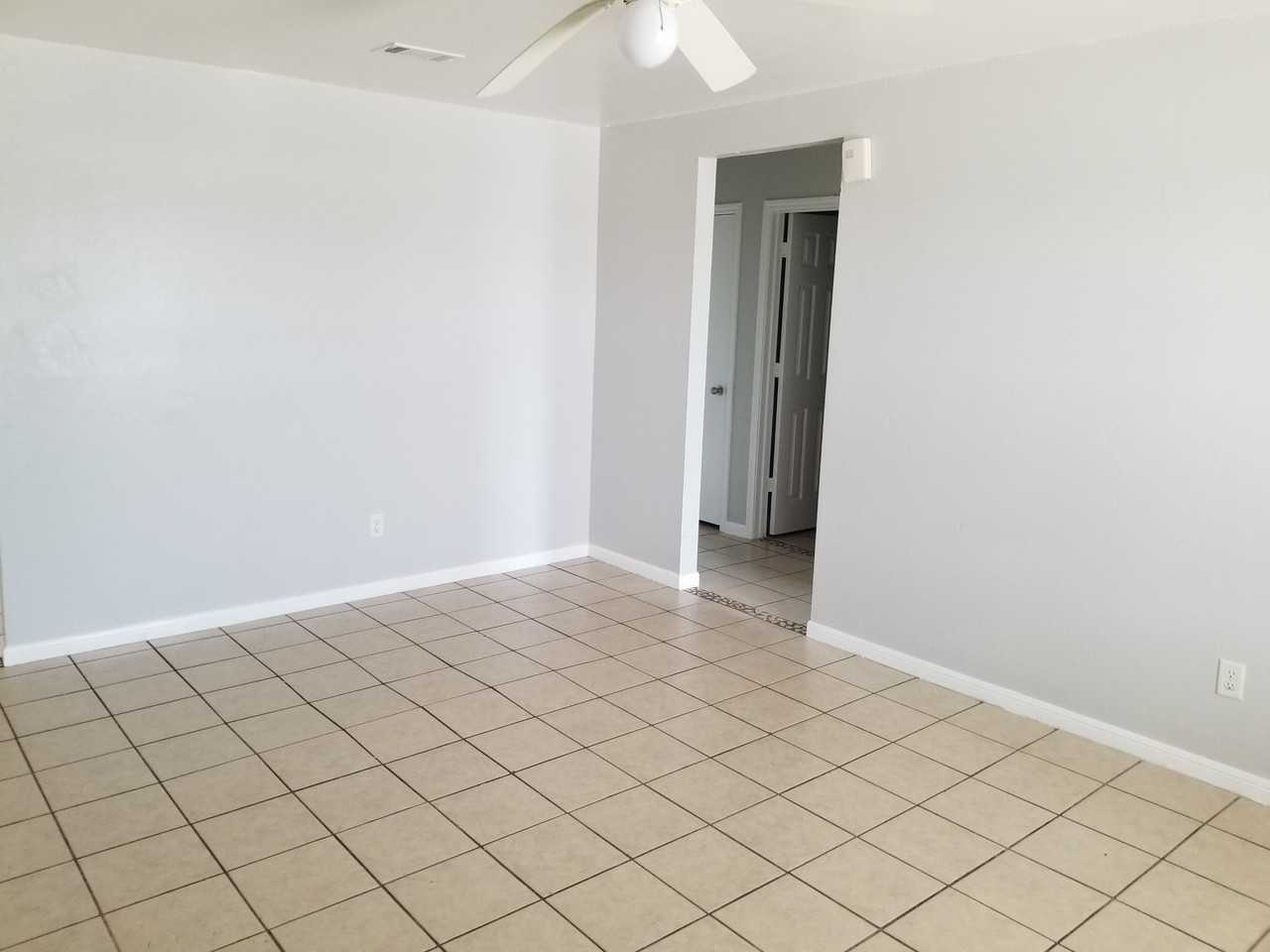 Ute 1601 - 2 - Photo 3 of 11