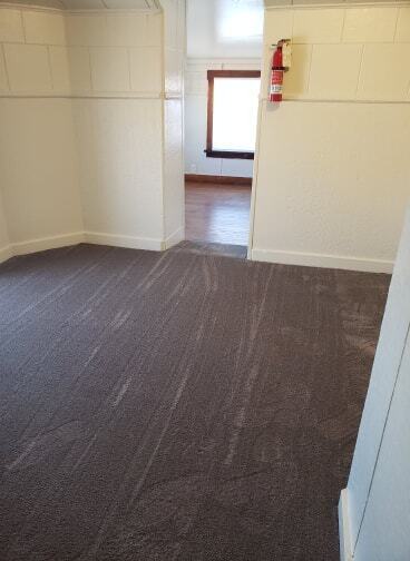 601 E Reed - Photo 2 of 7