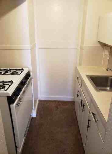 601 E Reed - Photo 6 of 7