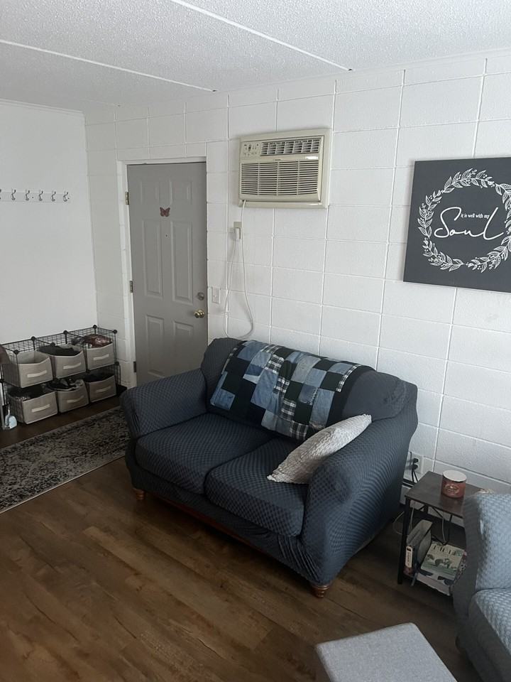 512 3rd Street Northeast - Photo 2 of 10