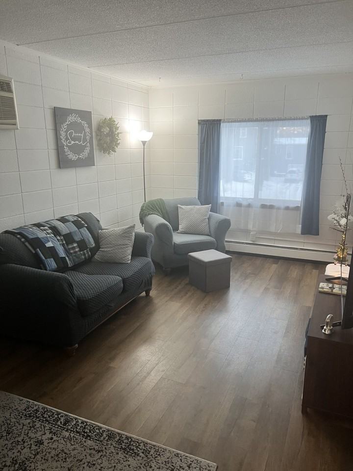 512 3rd Street Northeast - Photo 3 of 10