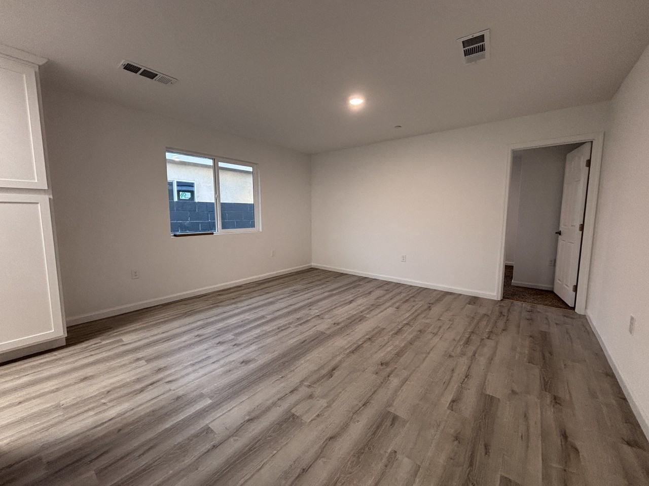 1417 Oregon Street Unit B - Photo 2 of 9