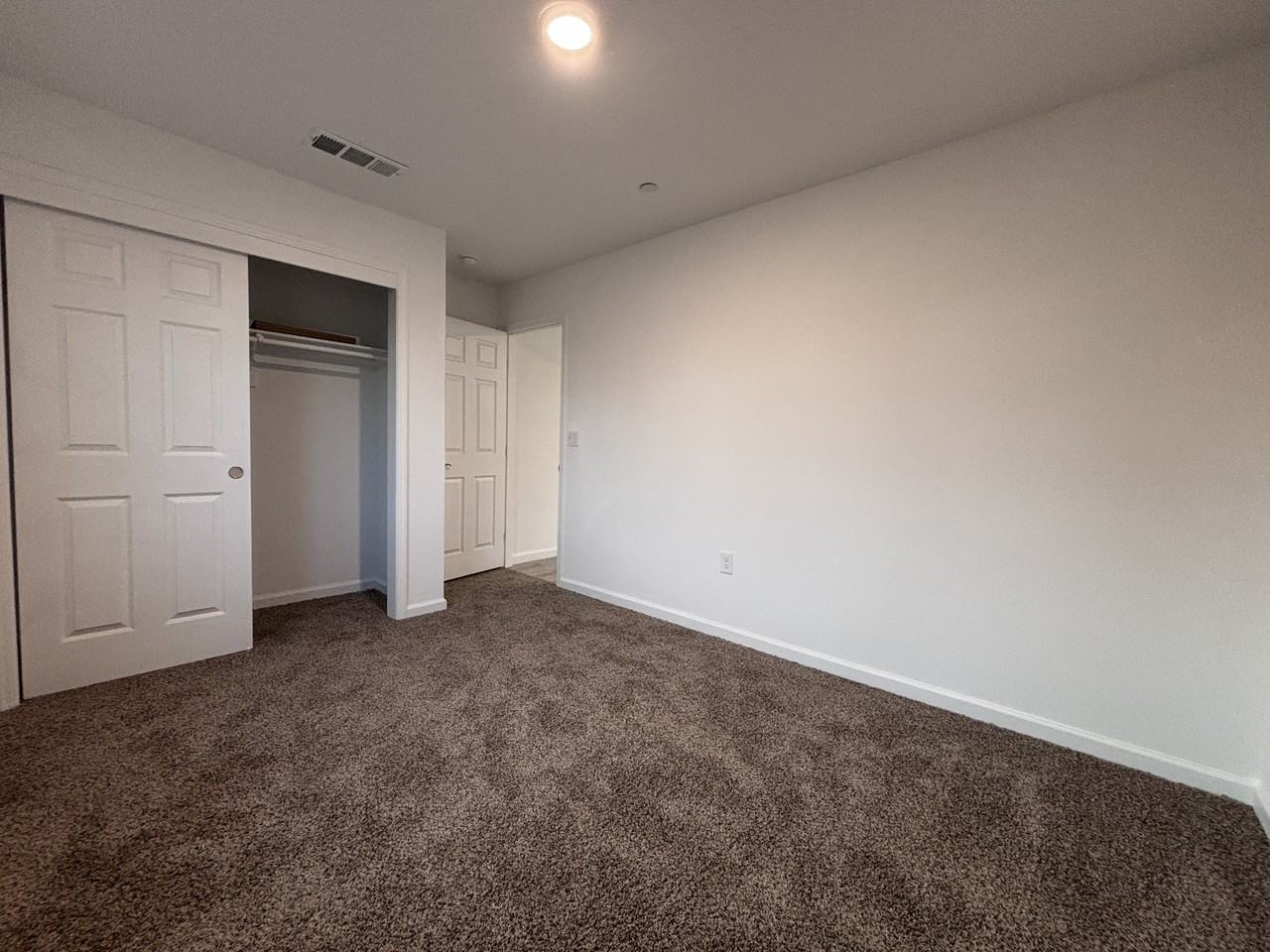 1417 Oregon Street Unit B - Photo 5 of 9