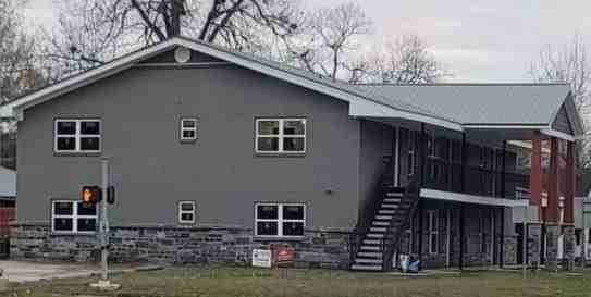 Harding Manor Apartments - Photo 2 of 2