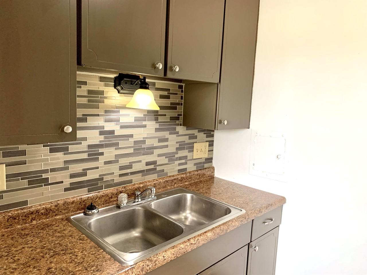 2047 Blairs Ferry Rd - Photo 4 of 18