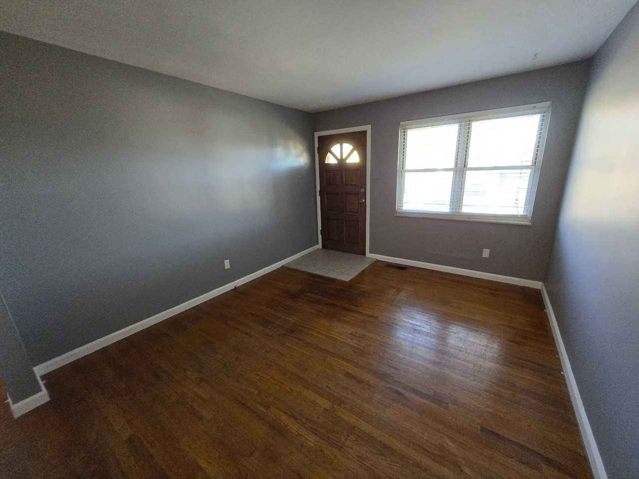 210 Carrington Lane - Photo 3 of 10